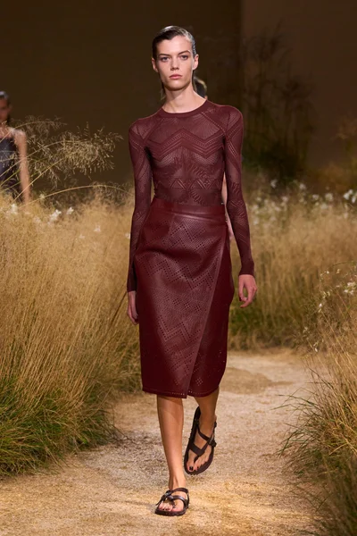 Look 64